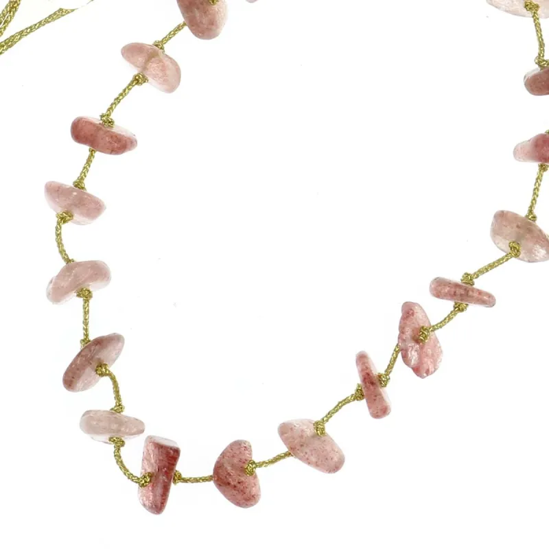 Collier en pierres naturelles Quartz rose .Peut se porter en ras de cou ou sautoir selon votre envie  en bracelet 3 tours poigne