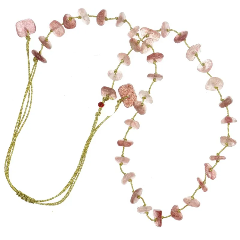 Collier en pierres naturelles Quartz rose .Peut se porter en ras de cou ou sautoir selon votre envie  en bracelet 3 tours poigne