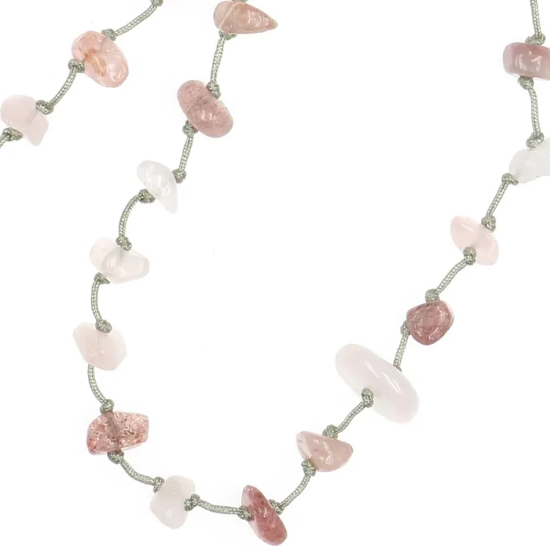 Collier en pierres naturelles Quartz rose. Peut se porter en ras de cou ou sautoir selon votre envie  en bracelet 3 tours poigne