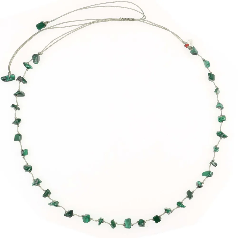 Collier en pierres naturelles Malachite. Peut se porter en ras de cou ou sautoir selon votre envie  en bracelet 3 tours poignet