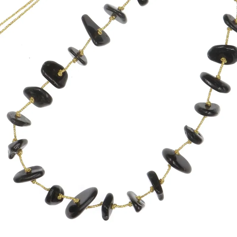 Collier en pierres naturelles Tourmaline noire . Peut se porter en ras de cou ou sautoir selon votre envie  en bracelet 3 tours