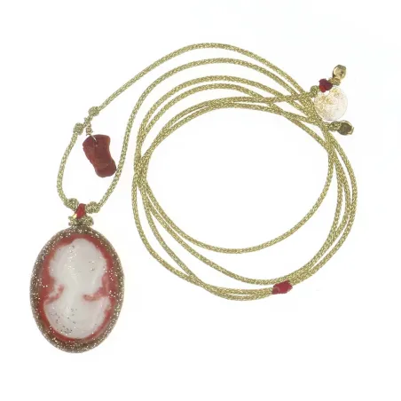 Collier fil or médaillon MM corail orné d'un camé vanessa simon