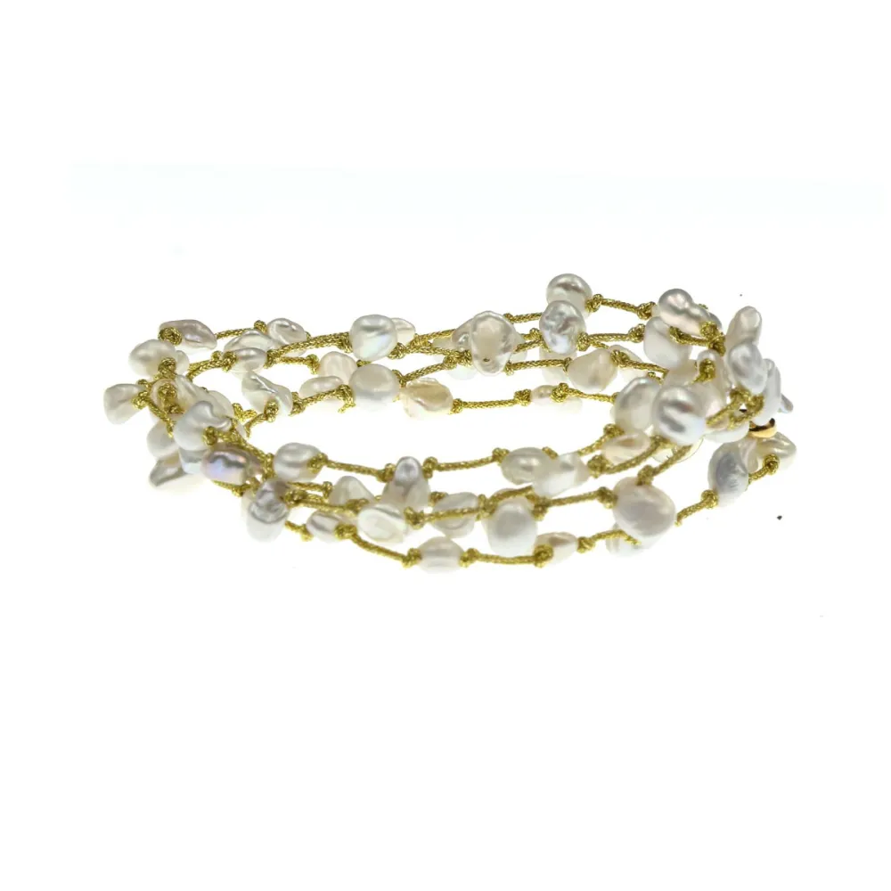 Collier en pierres naturelles Nacre baroque. Peut se porter en ras de cou ou sautoir selon votre envie  en bracelet 3 tours poig