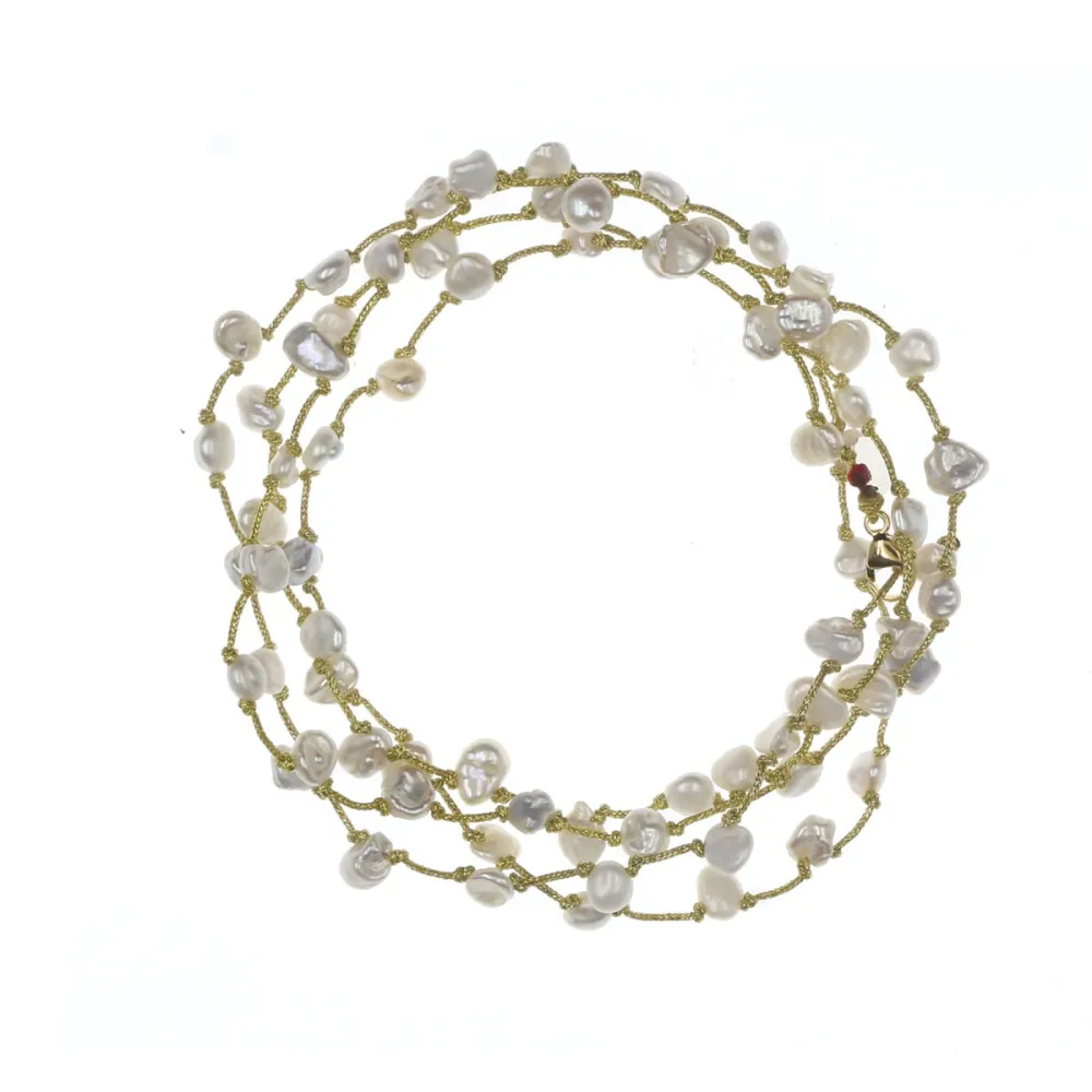 Collier en pierres naturelles Nacre baroque. Peut se porter en ras de cou ou sautoir selon votre envie  en bracelet 3 tours poig