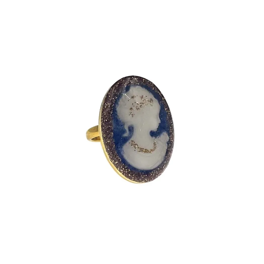 Bague avec un camé sur Lapis Lazuli Émaillée – Plaqué Or 18K vanessa-simon